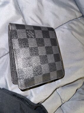 Louis Vuitton Damier Graphite Black & Gray Bi-Fold Card Holder